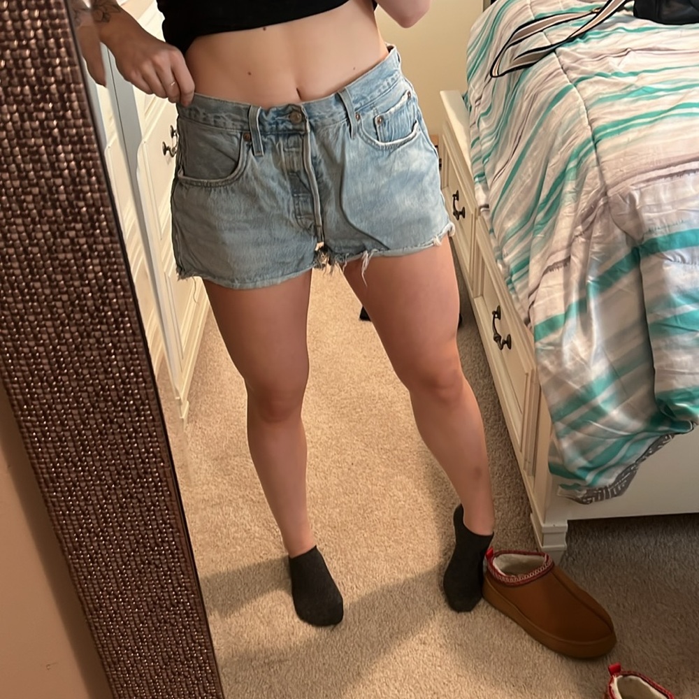 Size 30 Levi jean shorts